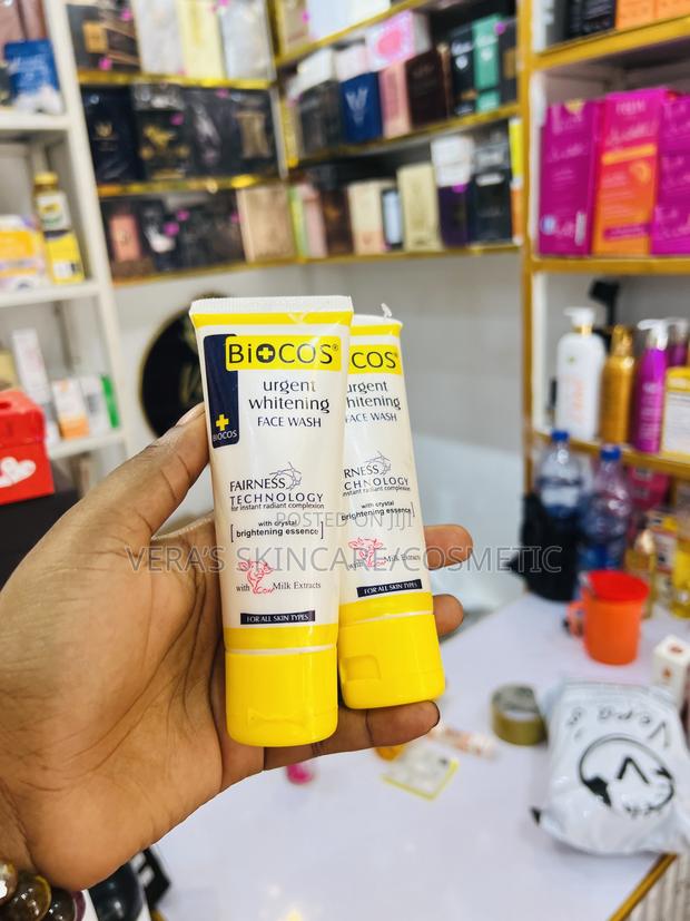 Biocos Whitening Face Wash · Photo 2