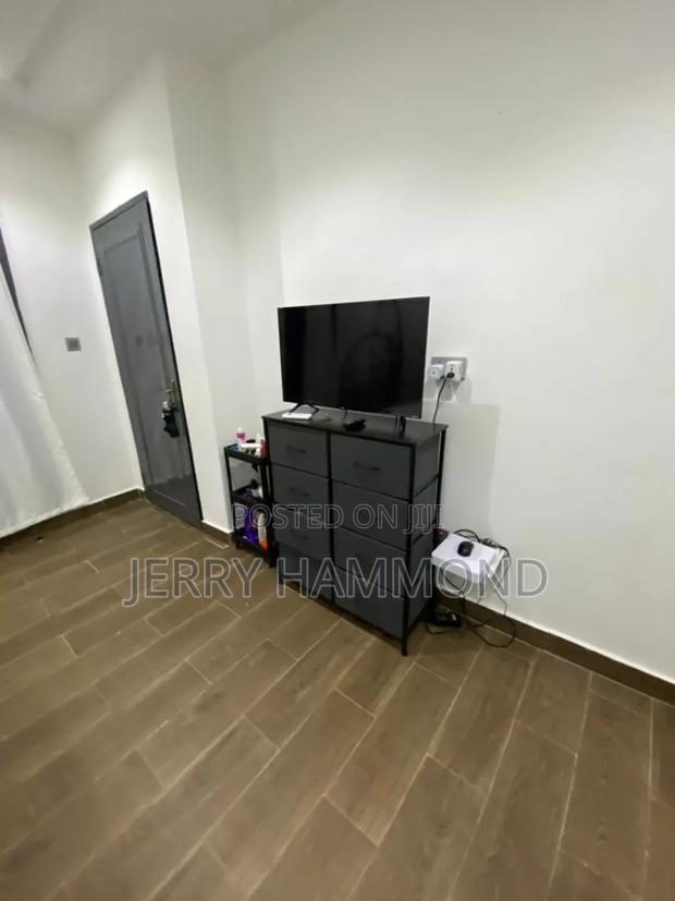 Furnished 3bdrm House in School Junction, East Legon for sale · Photo 4