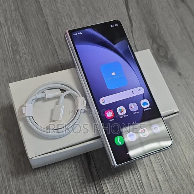 New Samsung Galaxy Z Fold 5 512 GB Blue photo 3