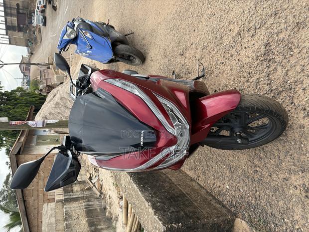 Honda 2023 Red · Photo 4
