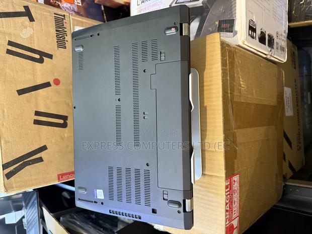 Laptop Lenovo ThinkPad P52s 32GB Intel Core I7 SSD 512GB photo 2