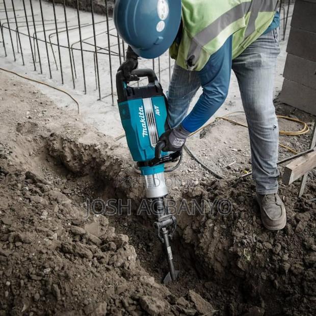 Hammering and Drilling Machine · Photo 3