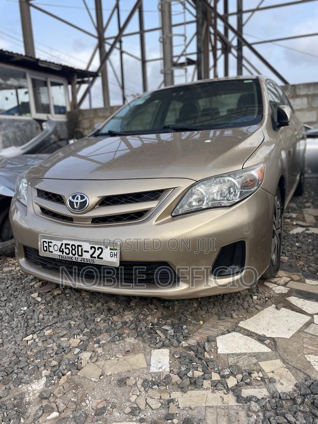 Toyota Corolla 2012 Beige