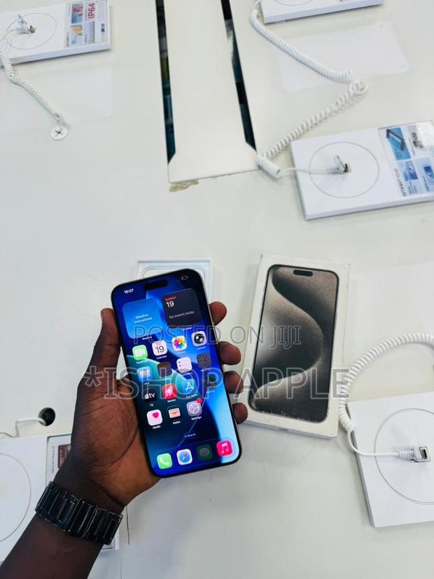 Apple iPhone 15 Pro Max 256 GB · Photo 3