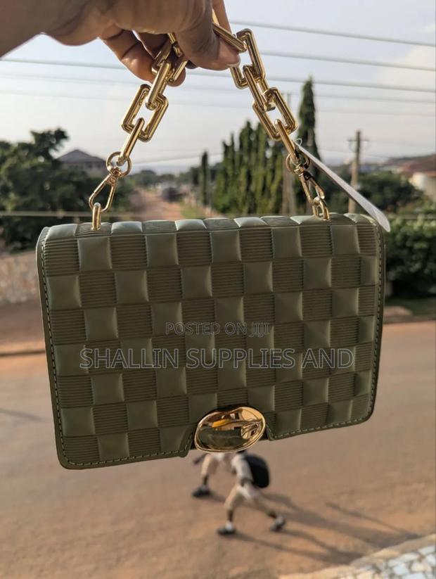 Olive Green Woven Mini Bag · Photo 3