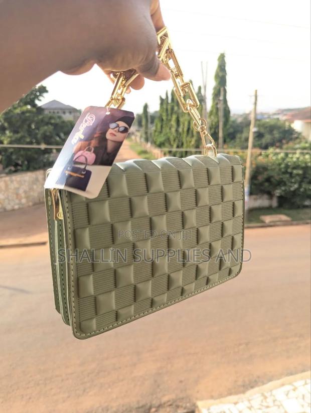 Olive Green Woven Mini Bag · Photo 4