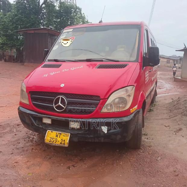 Mercedes-Benz Sprinter 2012 Red
