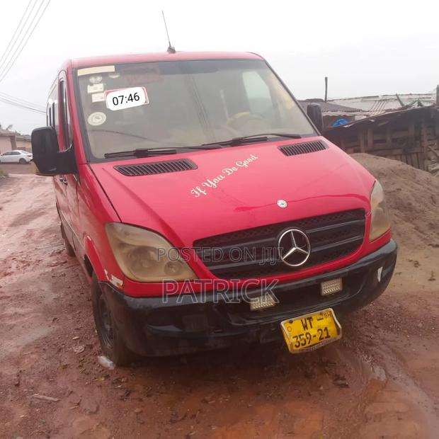 Mercedes-Benz Sprinter 2012 Red photo 3