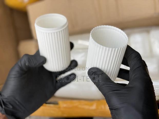 Portable Travel Toothpaste Holder · Photo 3