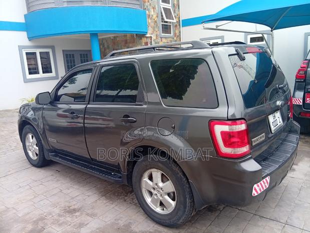 Ford Escape XLS 4WD 2.3 2008 Gray