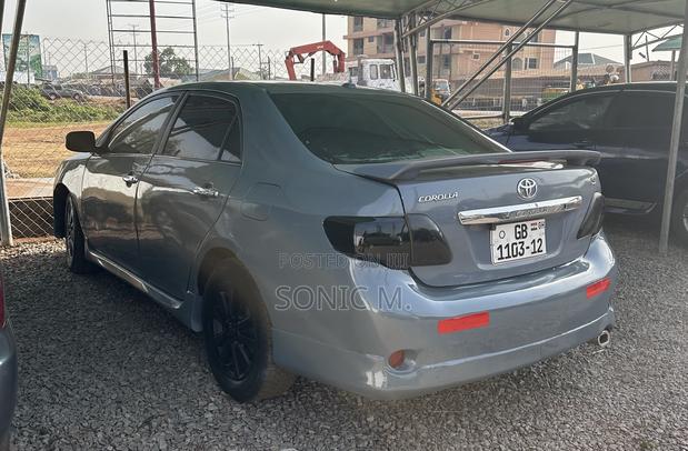 Toyota Corolla LE 4dr Sedan (1.8L 4cyl 4A) 2010 Blue photo 6