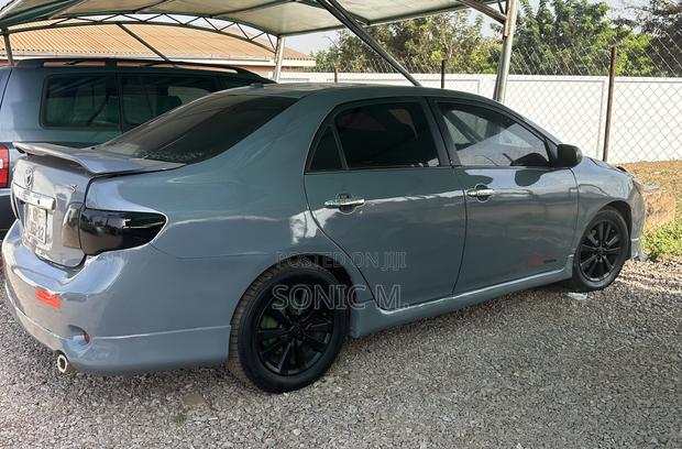 Toyota Corolla LE 4dr Sedan (1.8L 4cyl 4A) 2010 Blue photo 5
