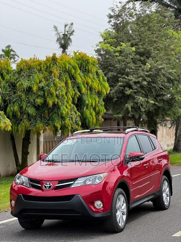 Toyota RAV4 Limited 4dr SUV AWD (2.5L 4cyl 6A) 2015 Red