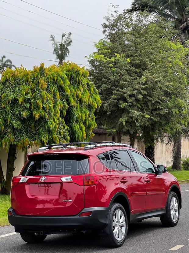 Toyota RAV4 Limited 4dr SUV AWD (2.5L 4cyl 6A) 2015 Red