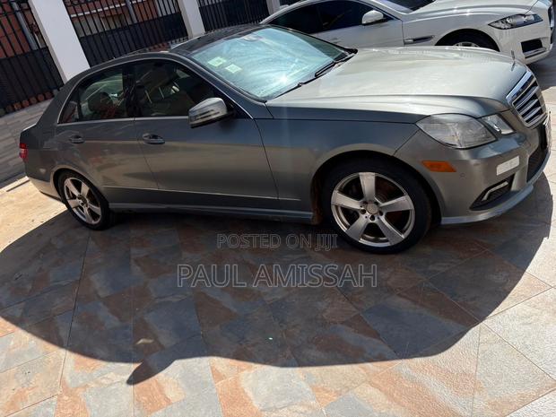 Mercedes-Benz E350 Base 4Matic Wagon AWD (3.5L 6cyl 7A) 2011 Gray photo 3