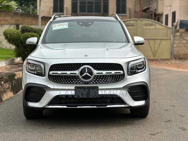 Mercedes-Benz GLB-Class GLB 250 4MATIC 2023 Silver