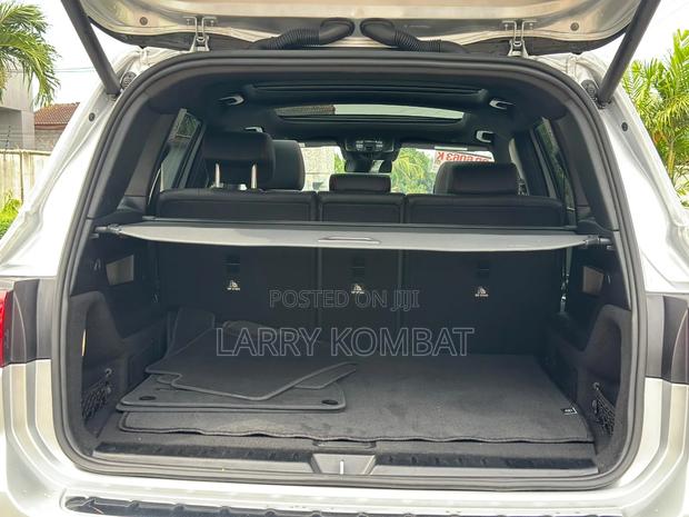 Mercedes-Benz GLB-Class GLB 250 4MATIC 2023 Silver