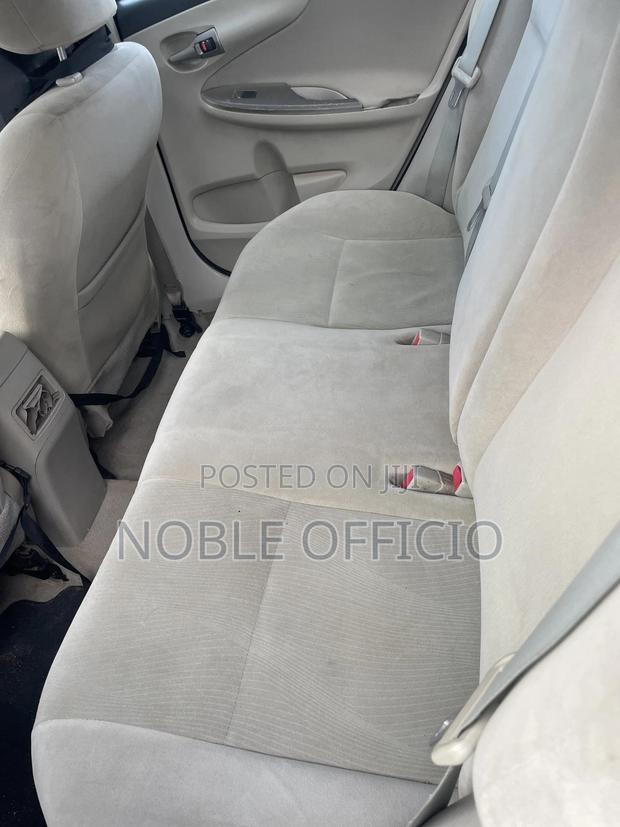 Toyota Corolla 2012 Beige