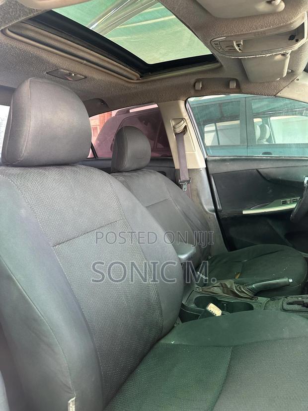 Toyota Corolla LE 4dr Sedan (1.8L 4cyl 4A) 2010 Blue photo 7