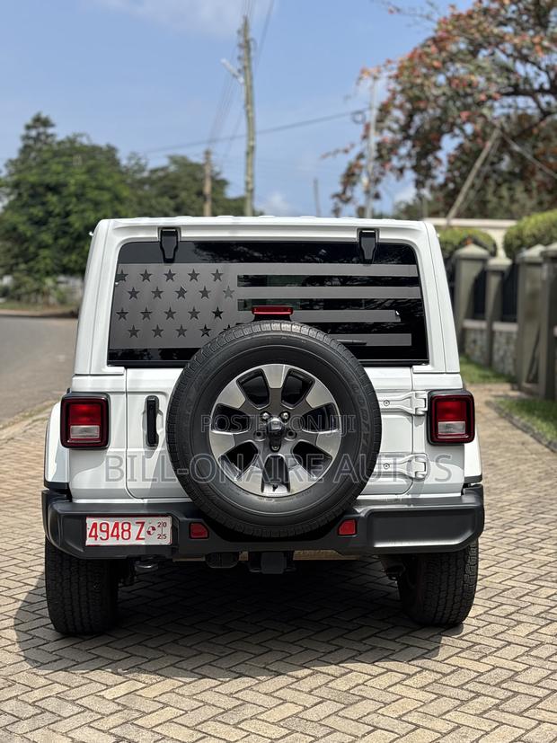 Jeep Wrangler Sahara 4 Door 4x4 2024 White photo 4