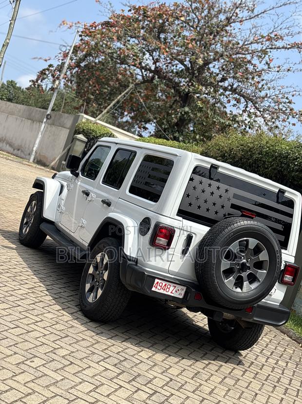 Jeep Wrangler Sahara 4 Door 4x4 2024 White photo 14