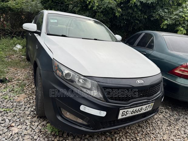 Kia Optima 2014 White photo 2