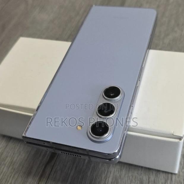New Samsung Galaxy Z Fold 5 512 GB Blue photo 6