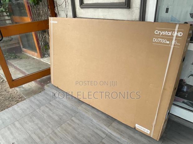 Vintage Royal Viewing Samsung 85” Crystal Clarity · Photo 3