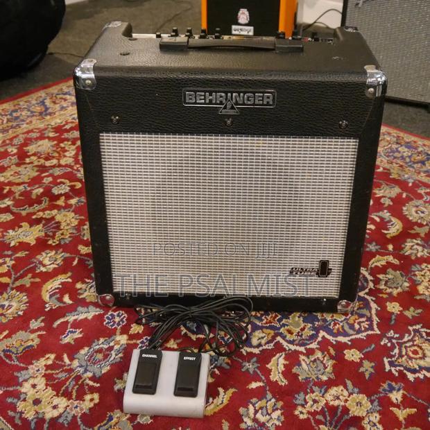 Behringer Vintager Ac112 Ultra Tube With Footswitch