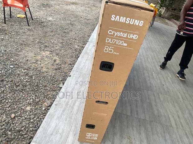 Timeless Samsung Craftsmanship Crystal Uhd 85” · Photo 4