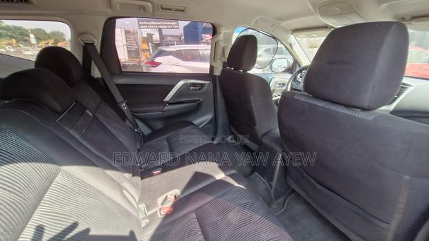 Mitsubishi Pajero Sport 2021 Silver