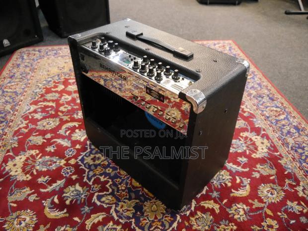 Behringer Vintager Ac112 Ultra Tube With Footswitch photo 2