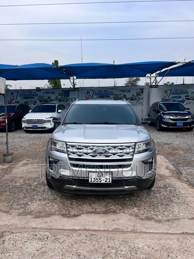Ford Explorer XLT 4x4 2020 Silver