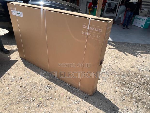 The Grand Display Samsung 75” Crystal Magic · Photo 3
