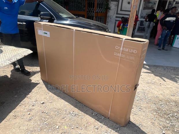 The Grand Display Samsung 75” Crystal Magic · Photo 4