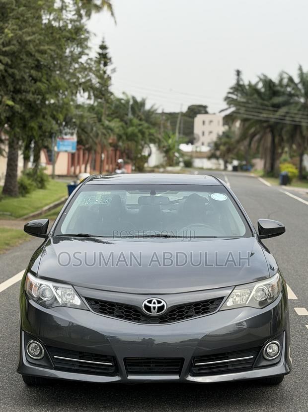 Toyota Camry 2014 Gray
