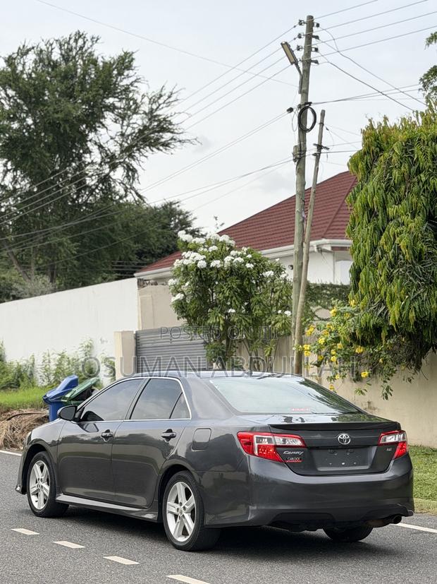 Toyota Camry 2014 Gray