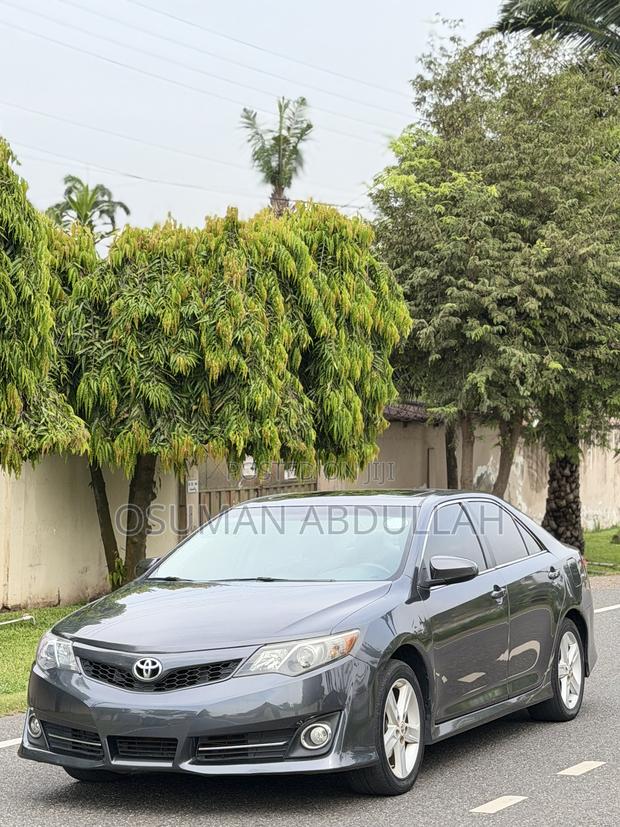 Toyota Camry 2014 Gray