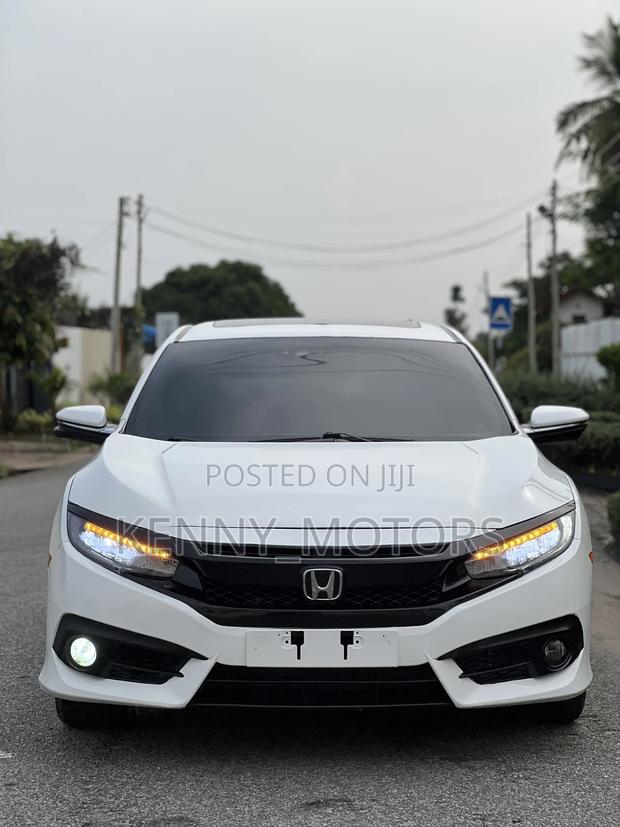Honda Civic Touring 4dr Sedan (1.5L 4cyl) 2017 White photo 2