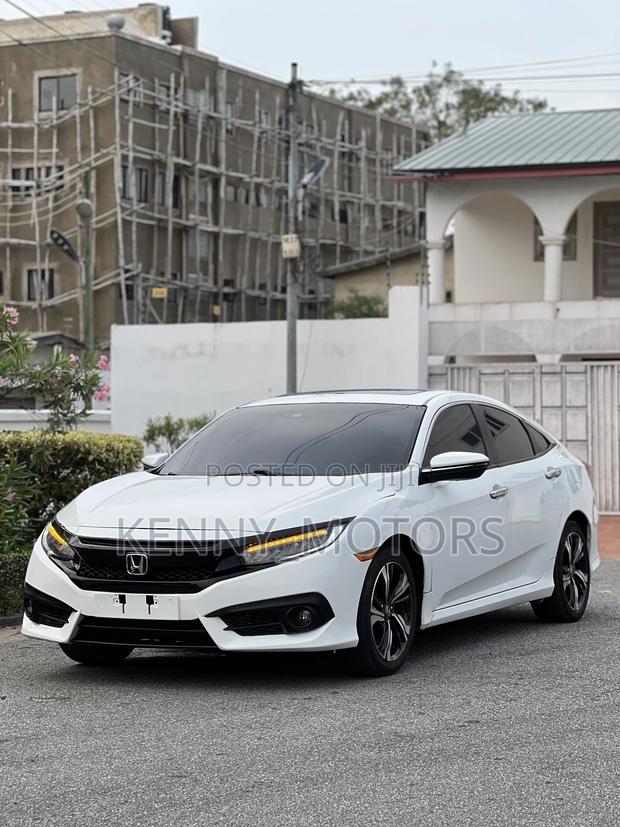 Honda Civic Touring 4dr Sedan (1.5L 4cyl) 2017 White