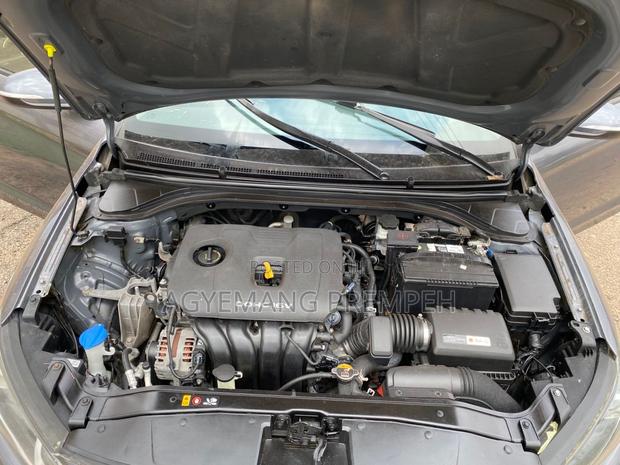 Hyundai Elantra Limited 2018 Gray