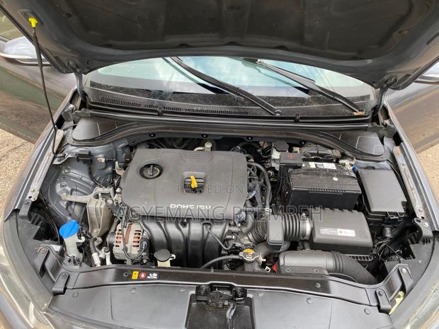 Hyundai Elantra Limited 2018 Gray