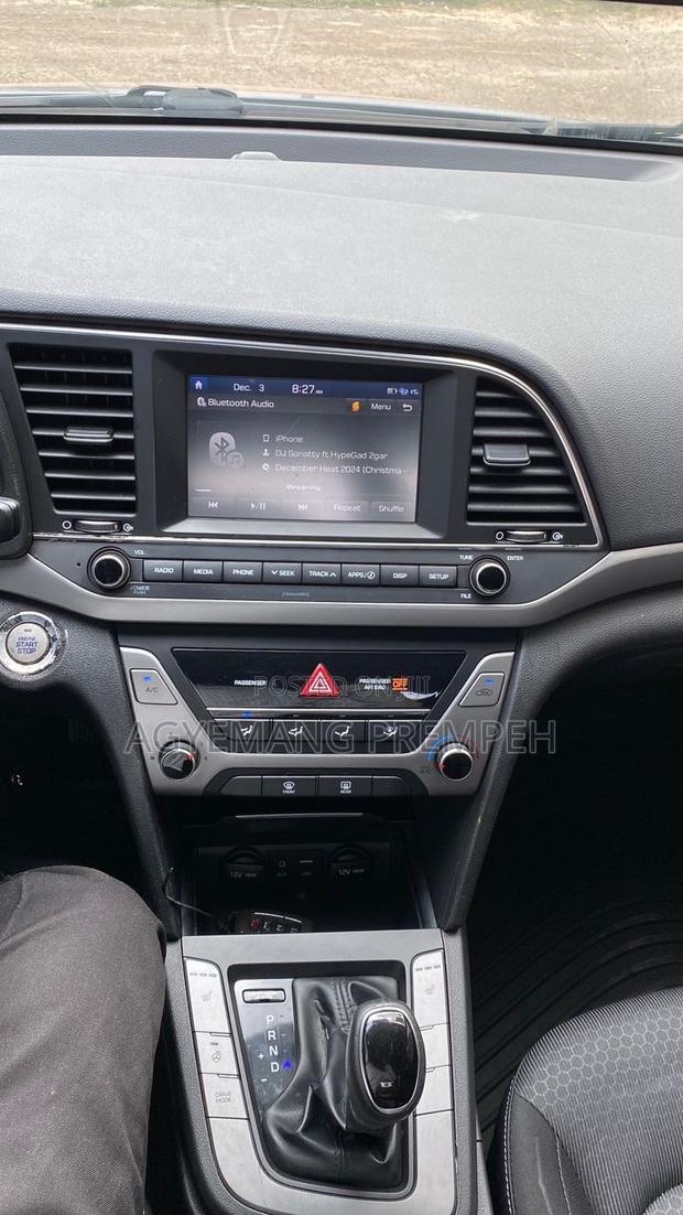 Hyundai Elantra Limited 2018 Gray