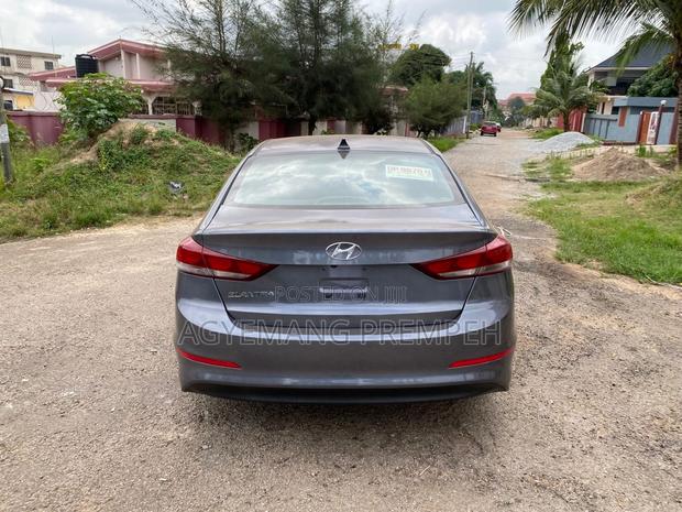 Hyundai Elantra Limited 2018 Gray