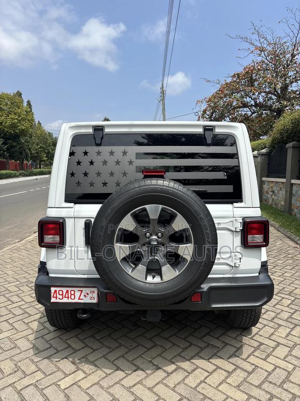 Jeep Wrangler Sahara 4 Door 4x4 2024 White photo 7