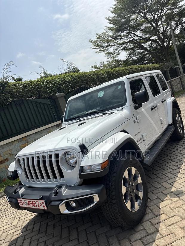 Jeep Wrangler Sahara 4 Door 4x4 2024 White photo 5