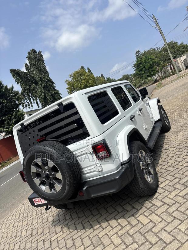 Jeep Wrangler Sahara 4 Door 4x4 2024 White photo 11
