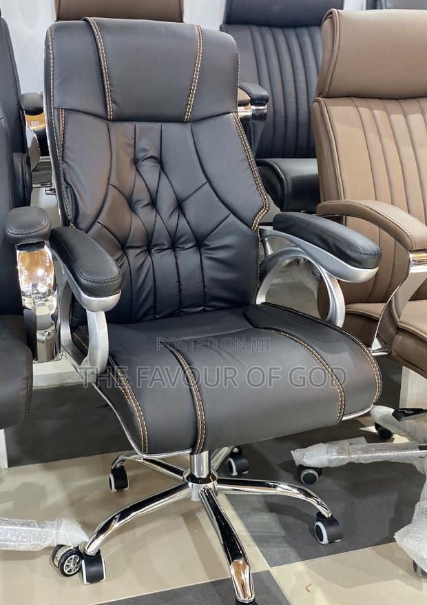 Modern and Classic Executive Chair photo 2