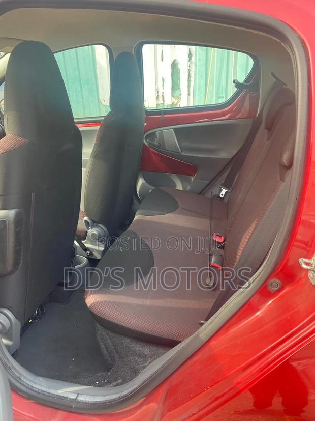 Toyota Aygo 1.0 5-Door 2010 Red