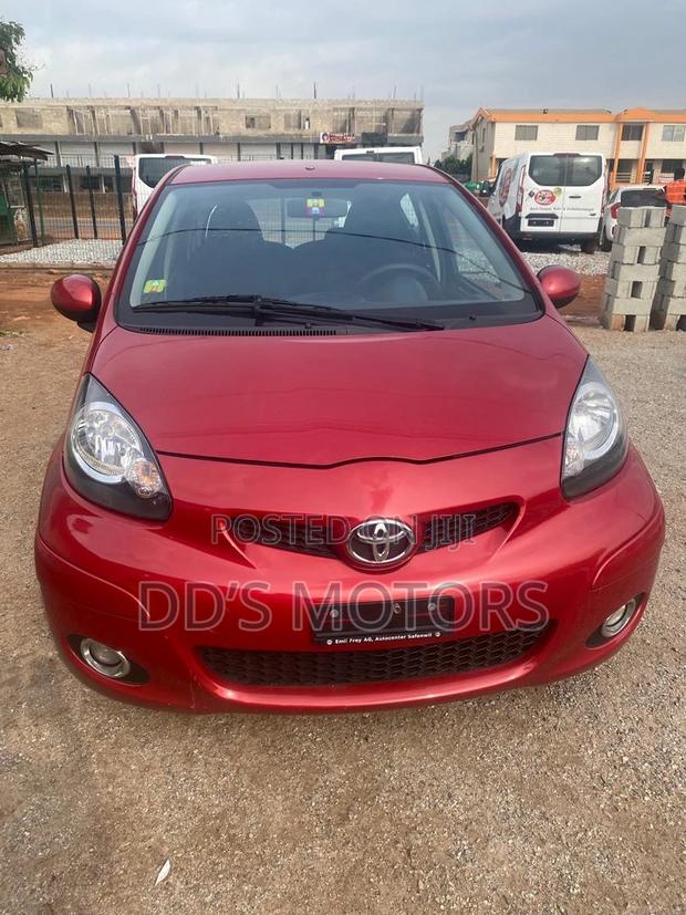 Toyota Aygo 1.0 5-Door 2010 Red